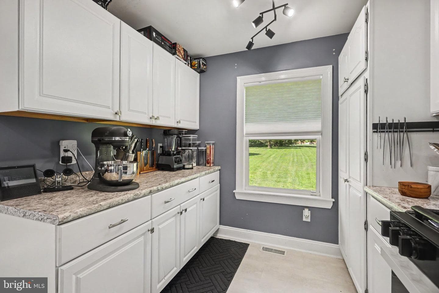 2740 N George Street photo 14