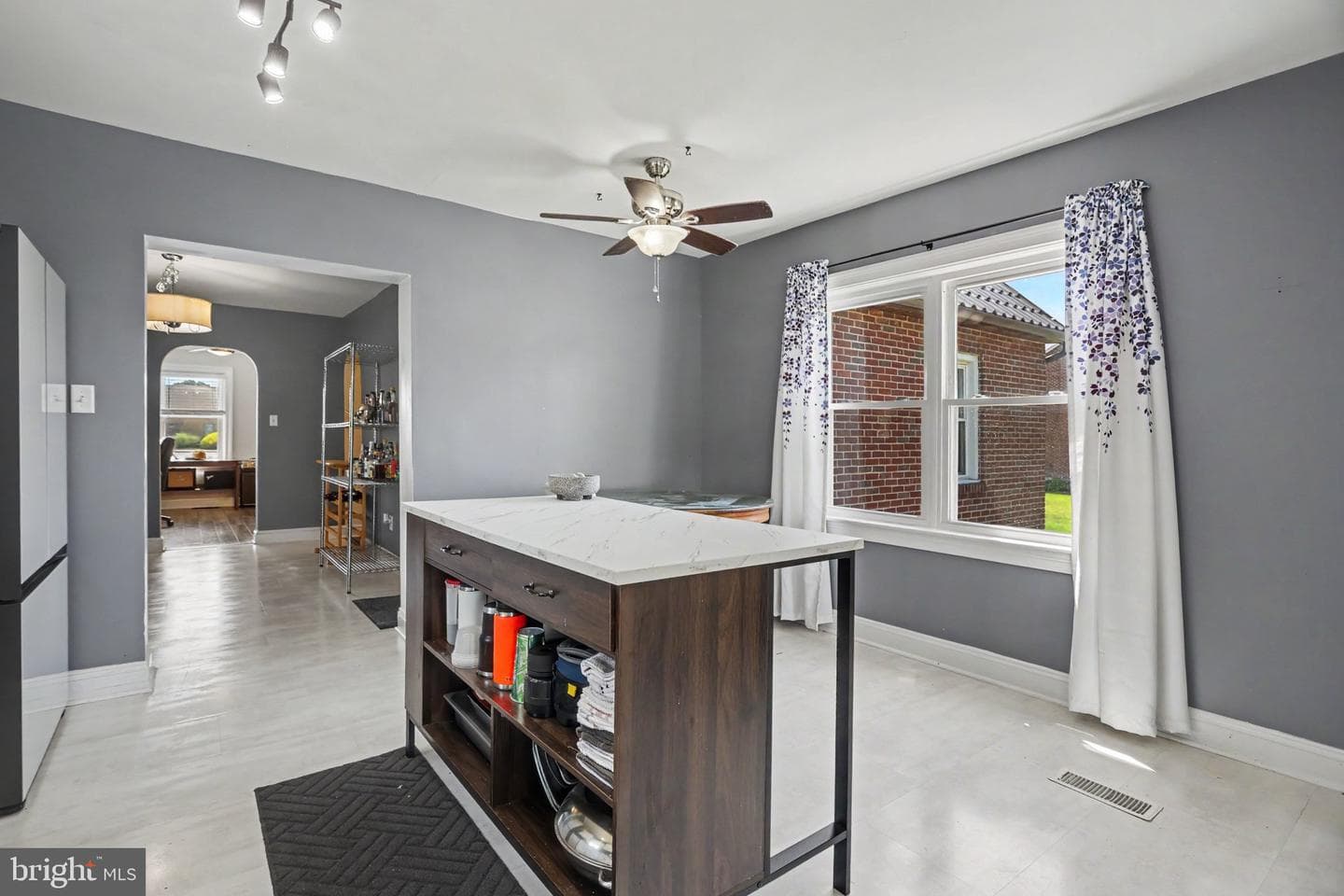 2740 N George Street photo 16