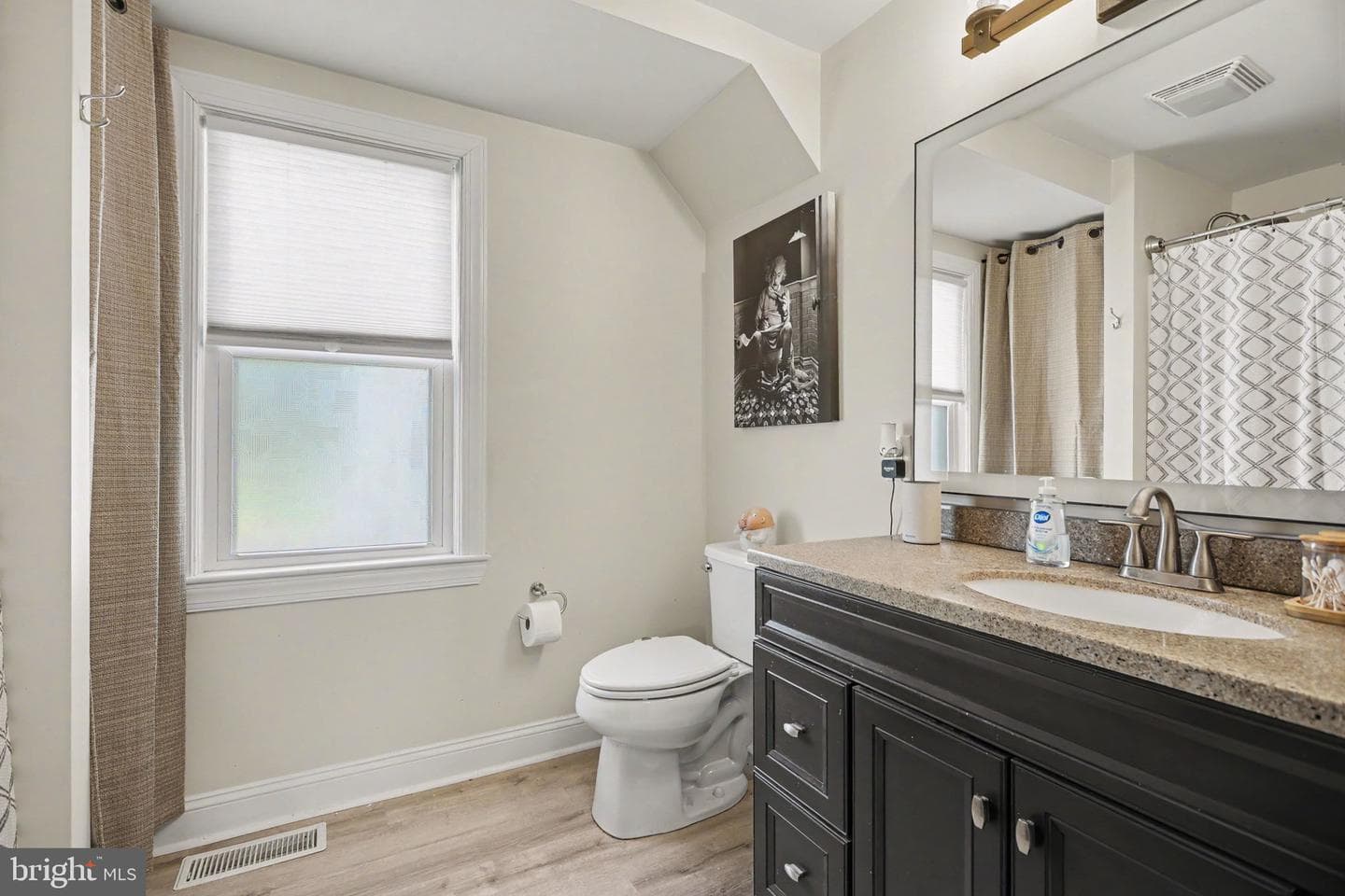 2740 N George Street photo 18