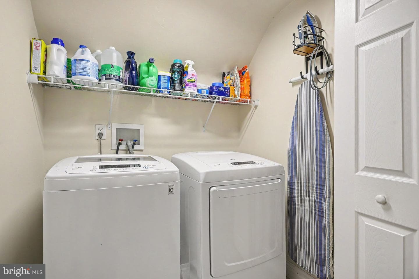 2740 N George Street photo 23