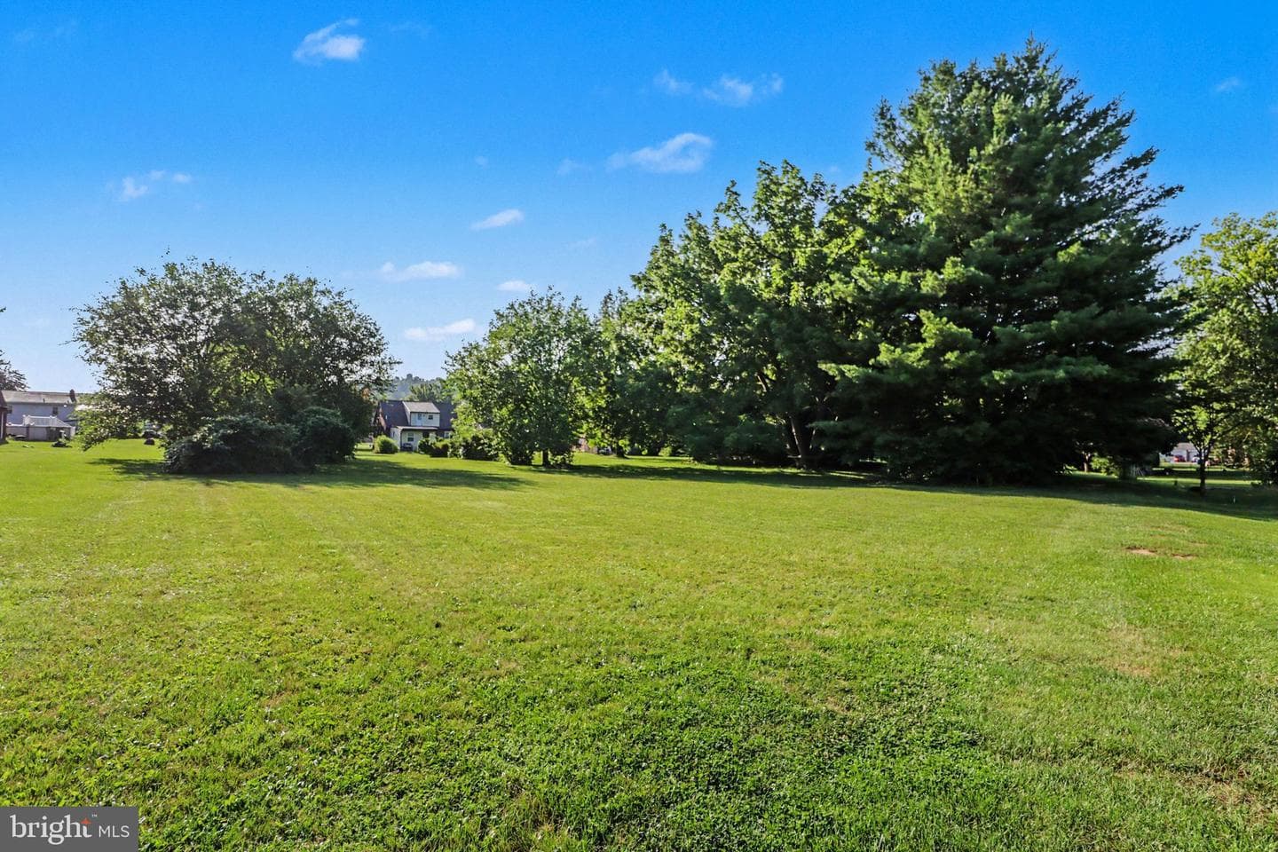 2740 N George Street photo 36