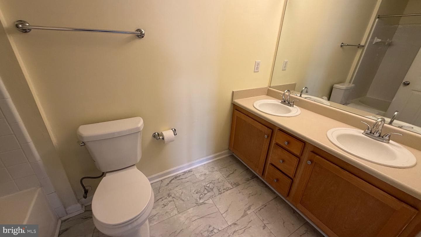 300 Riverbend Drive #1e photo 14