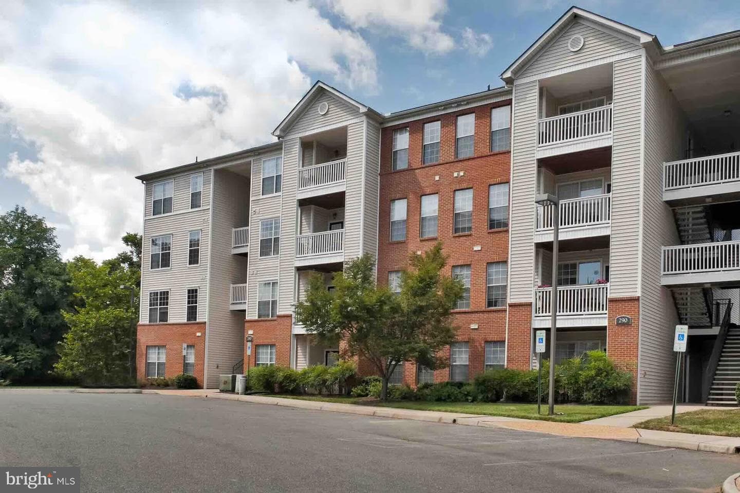 300 Riverbend Drive #1e photo 19