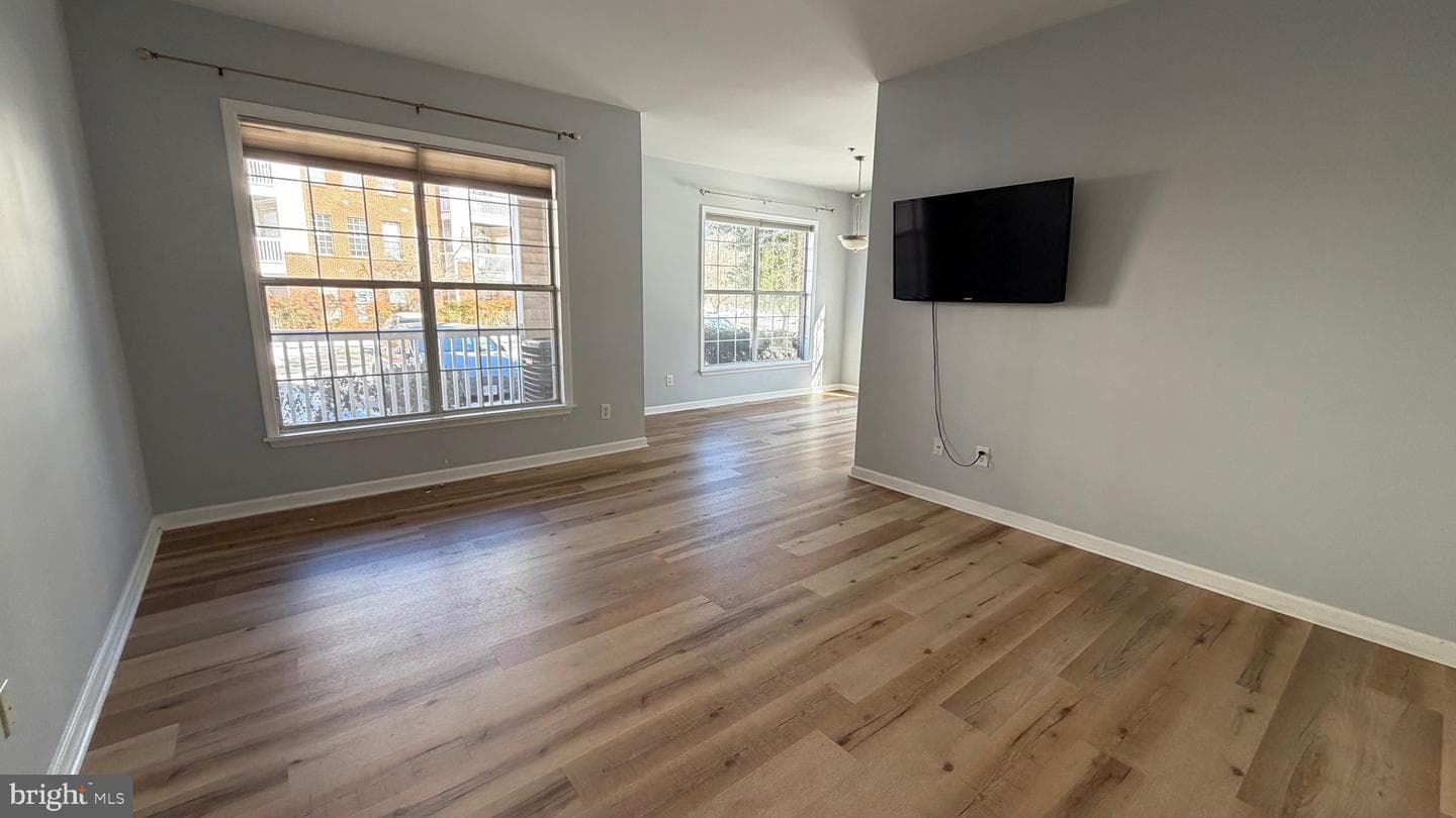 300 Riverbend Drive #1e photo 9
