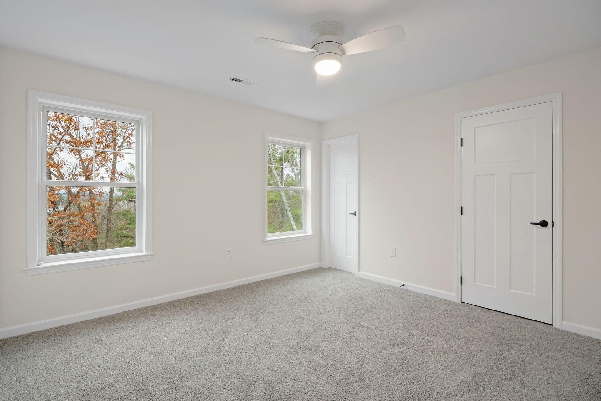 104 E Haven Court photo 35