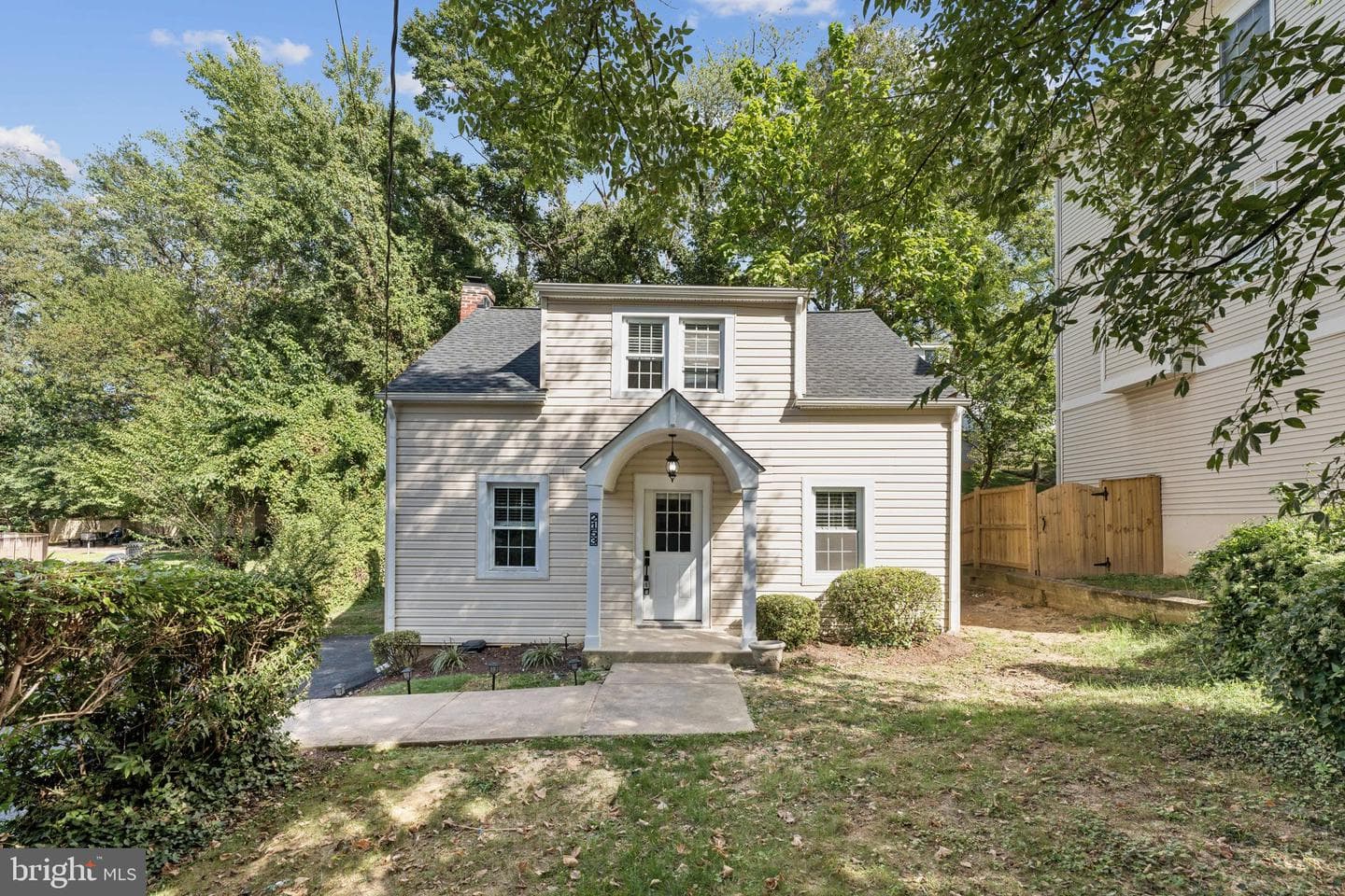 2153 N Taylor Street, Arlington