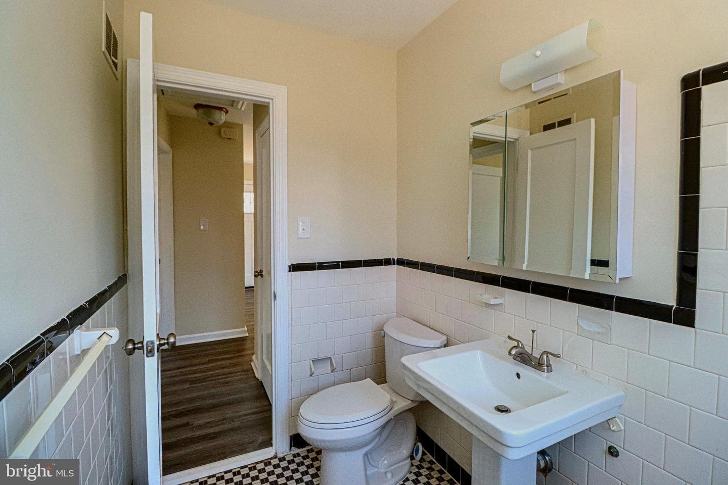 2020 S Pollard Street photo 8