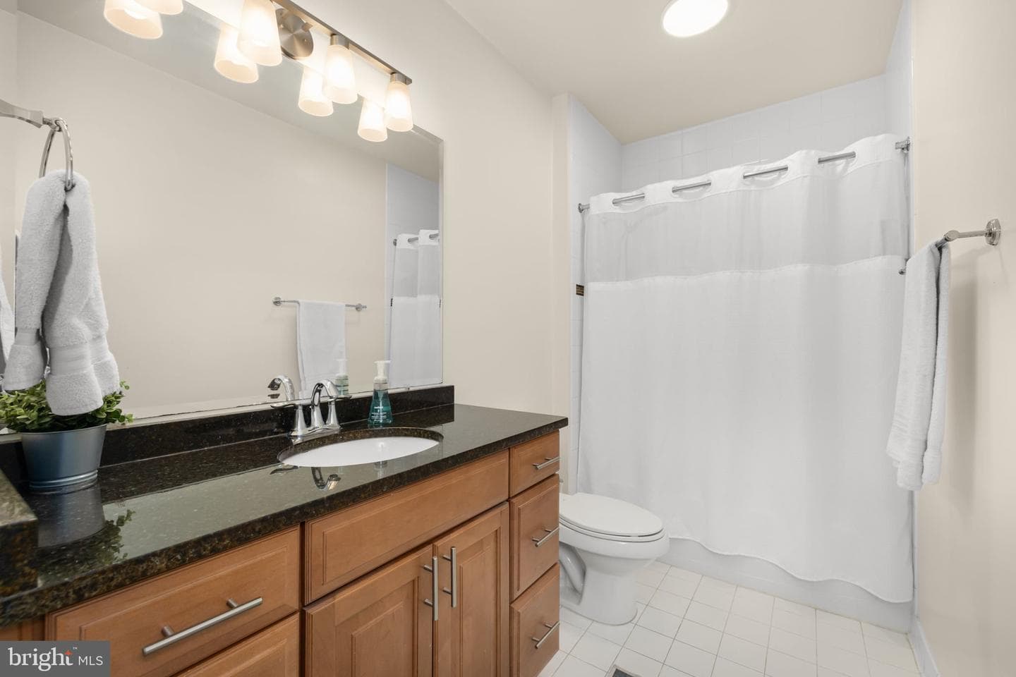 2101 N Monroe Street #307 photo 12