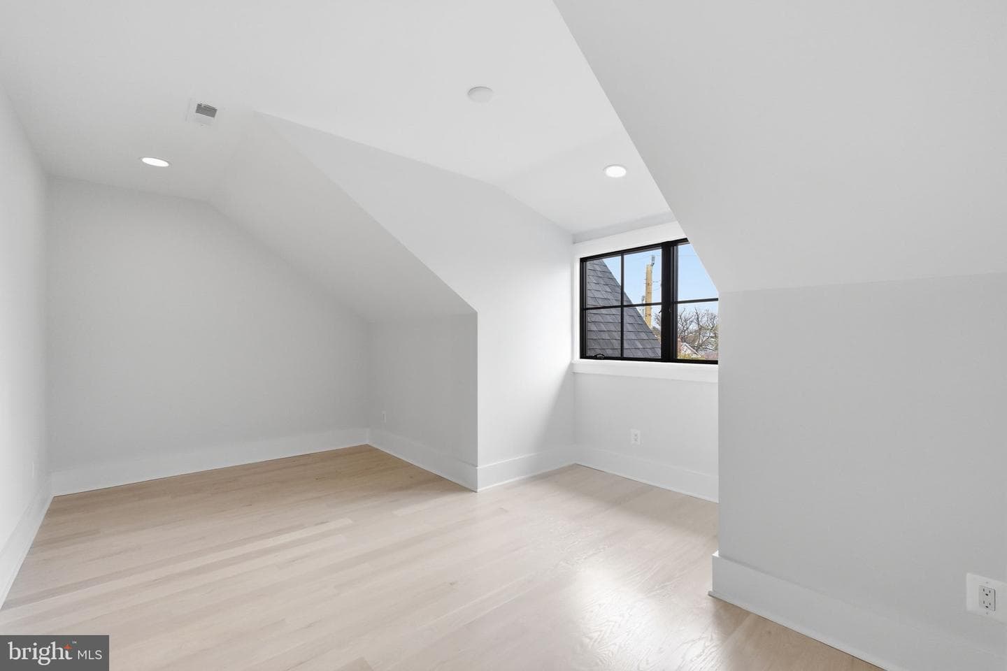 802 N Edgewood Street photo 52