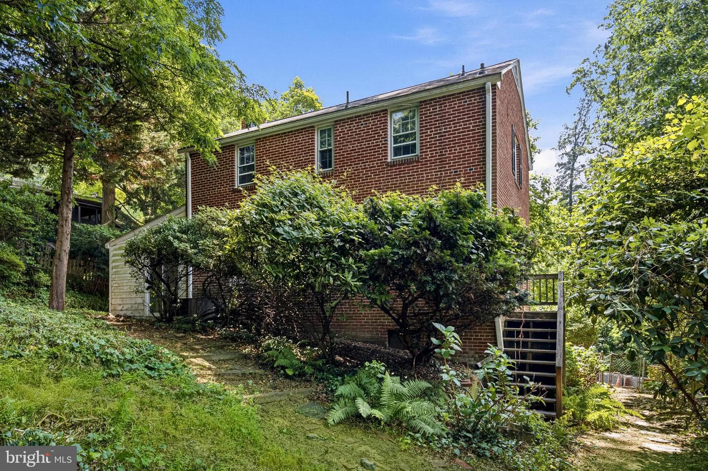 2407 N Vermont Street photo 17