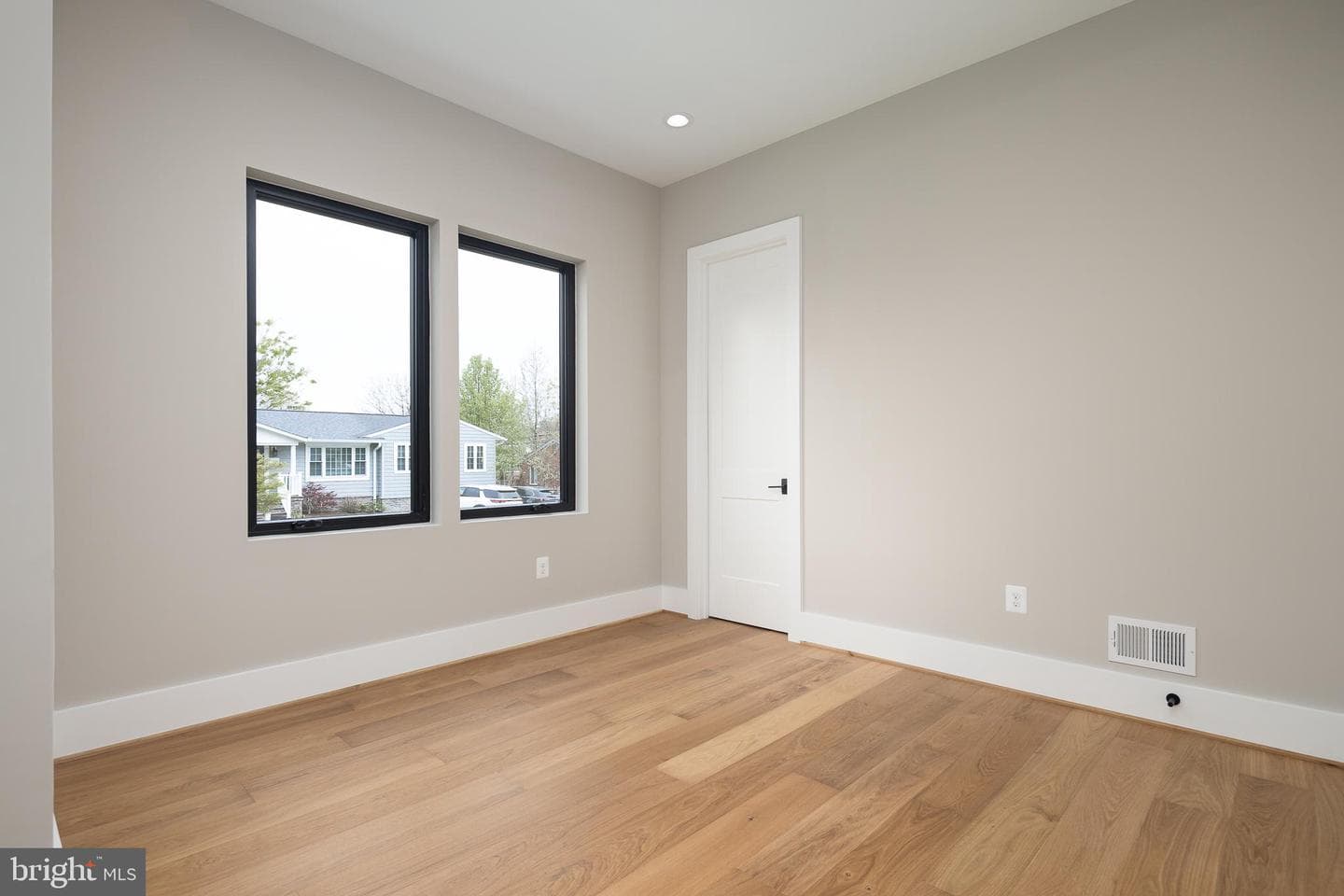 5906 3rd Street S photo 16