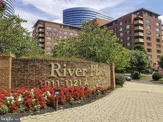 1121 Arlington Boulevard #443, Arlington