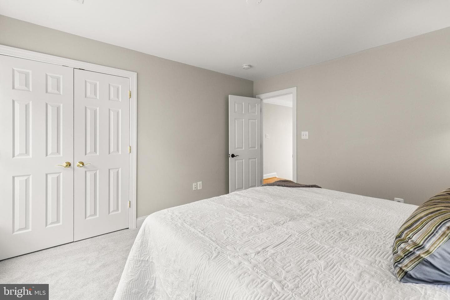 127 S Highland Street photo 34