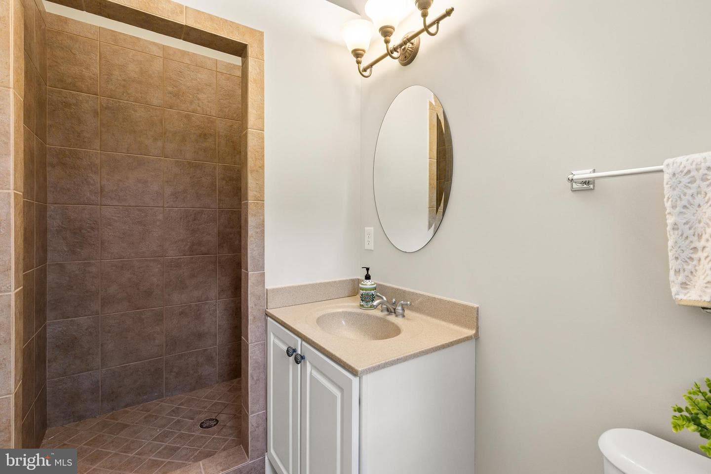 127 S Highland Street photo 43