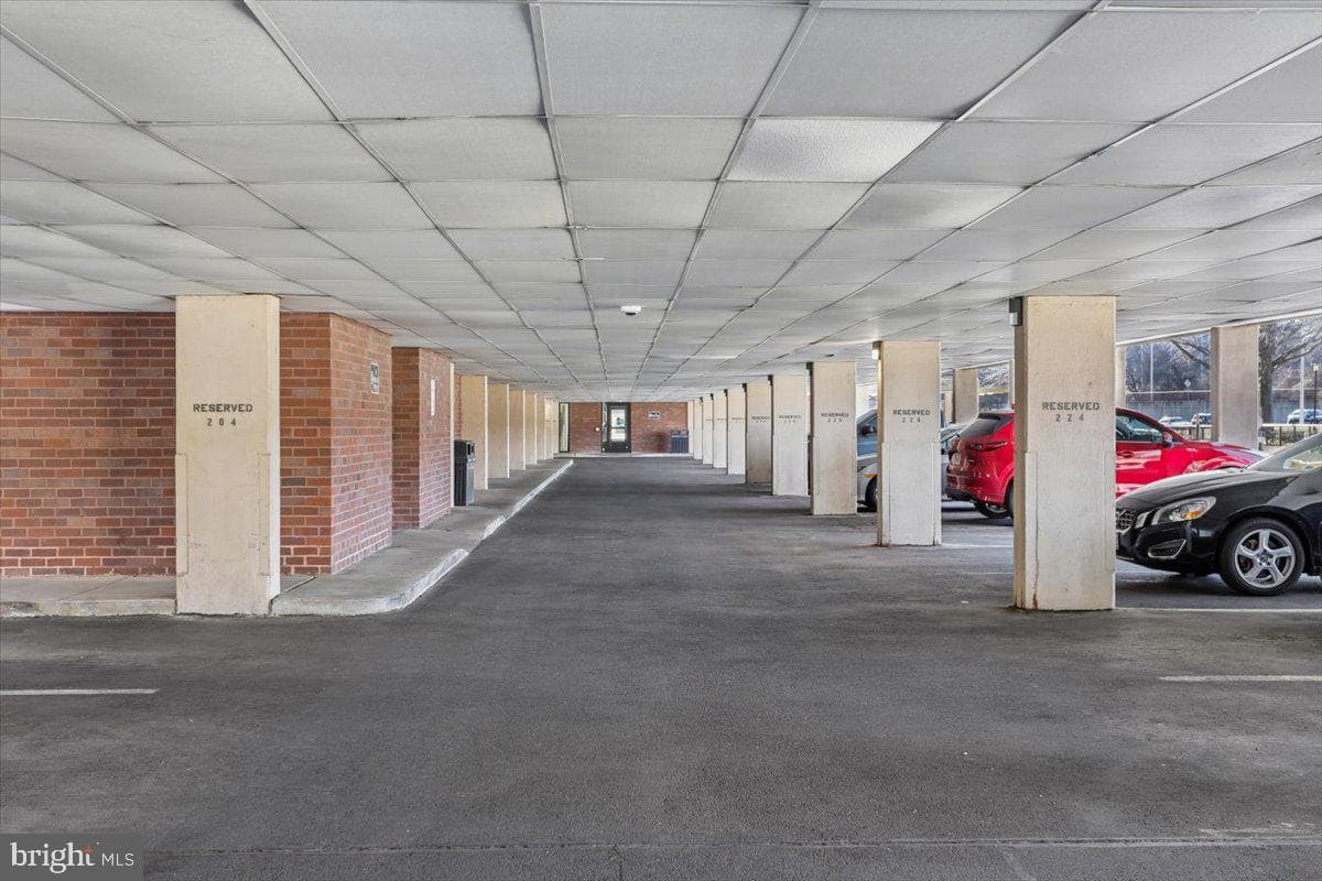 1300 Army Navy Drive #106 photo 33