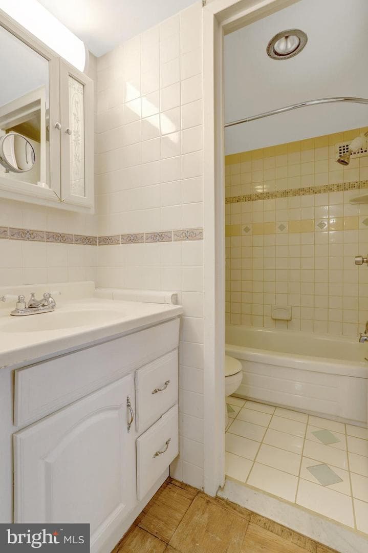 1300 Army Navy Drive #510 photo 28