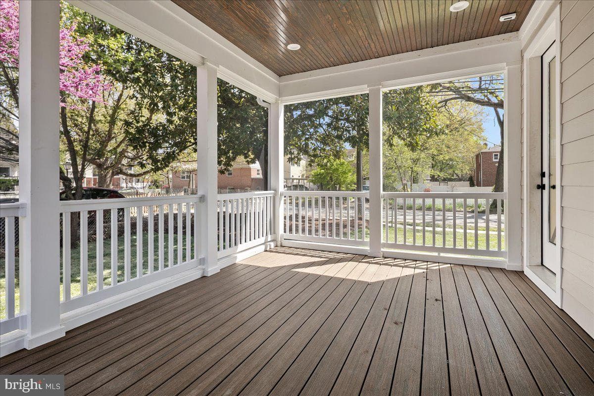 733 S Wayne Street photo 37