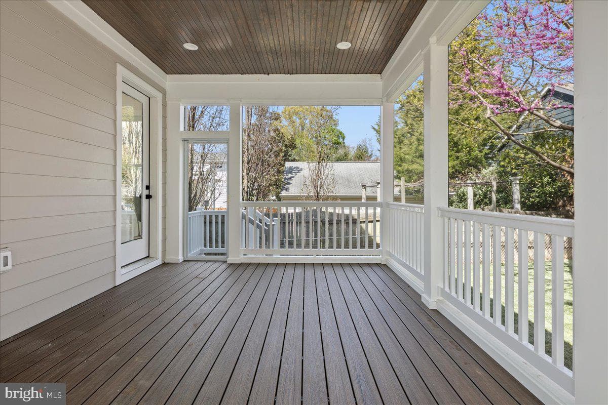 733 S Wayne Street photo 38