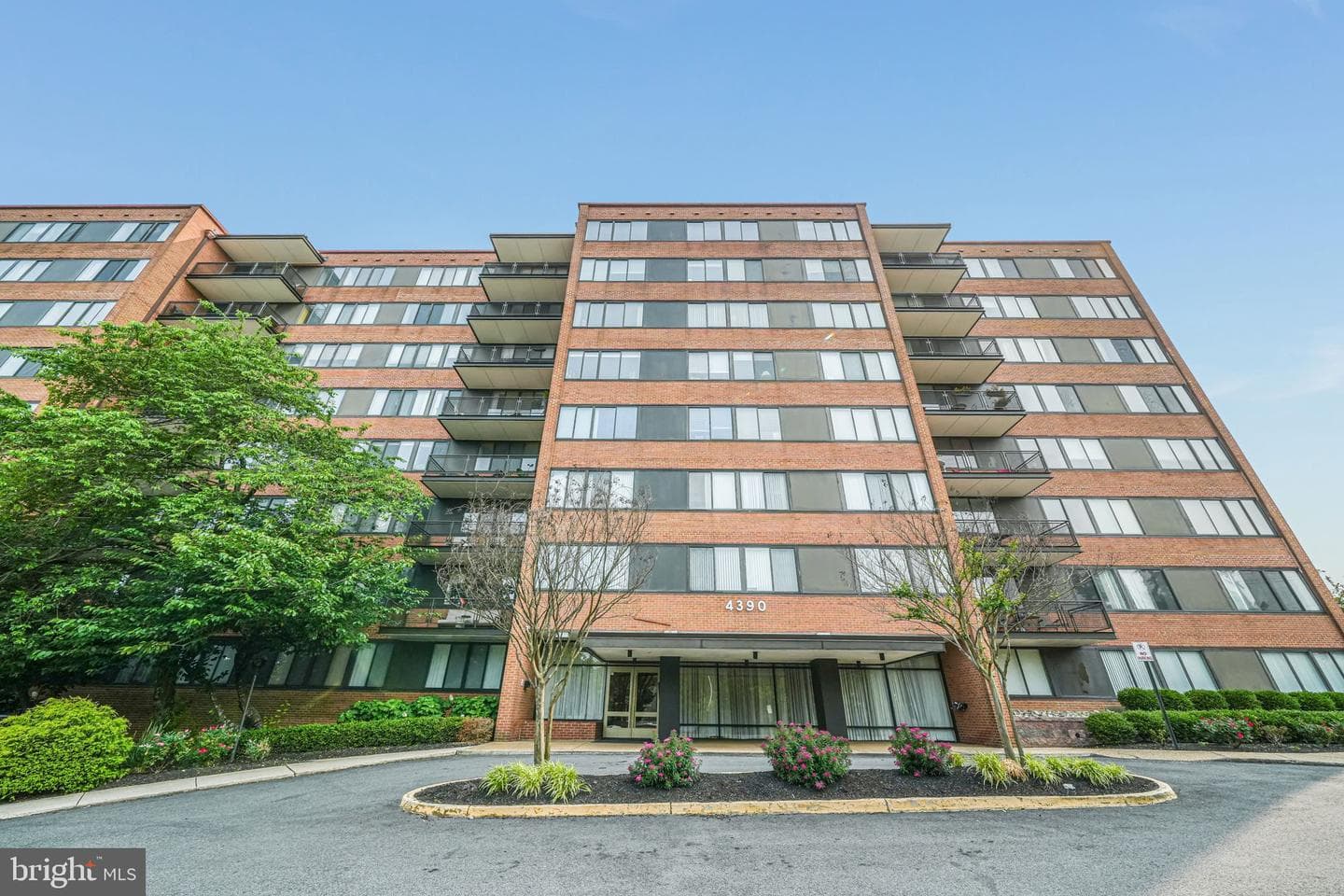 4390 Lorcom Lane #810 photo 3
