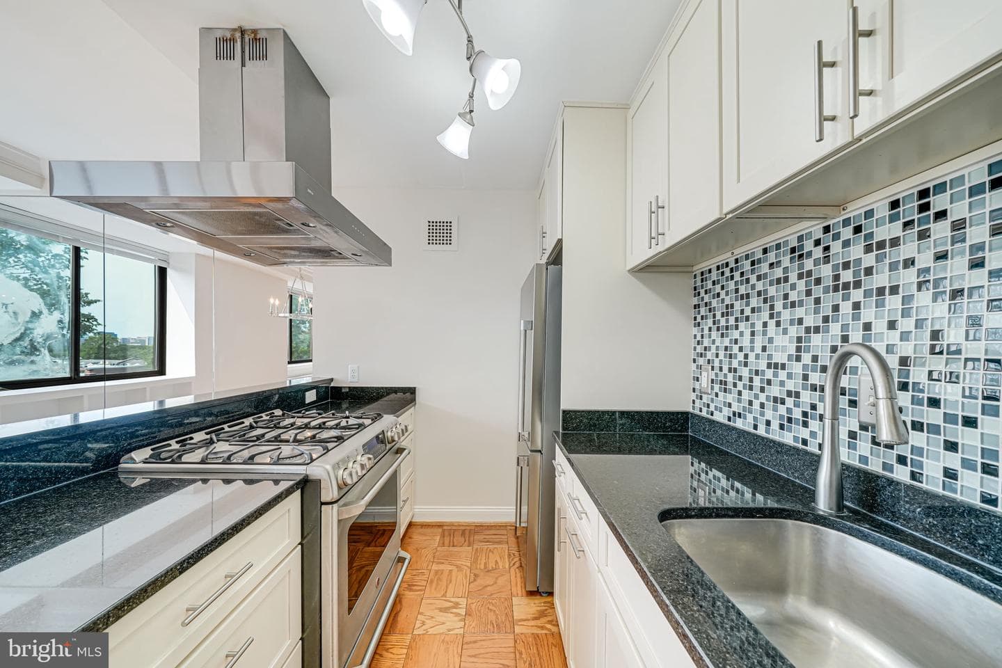 4390 Lorcom Lane #810 photo 7