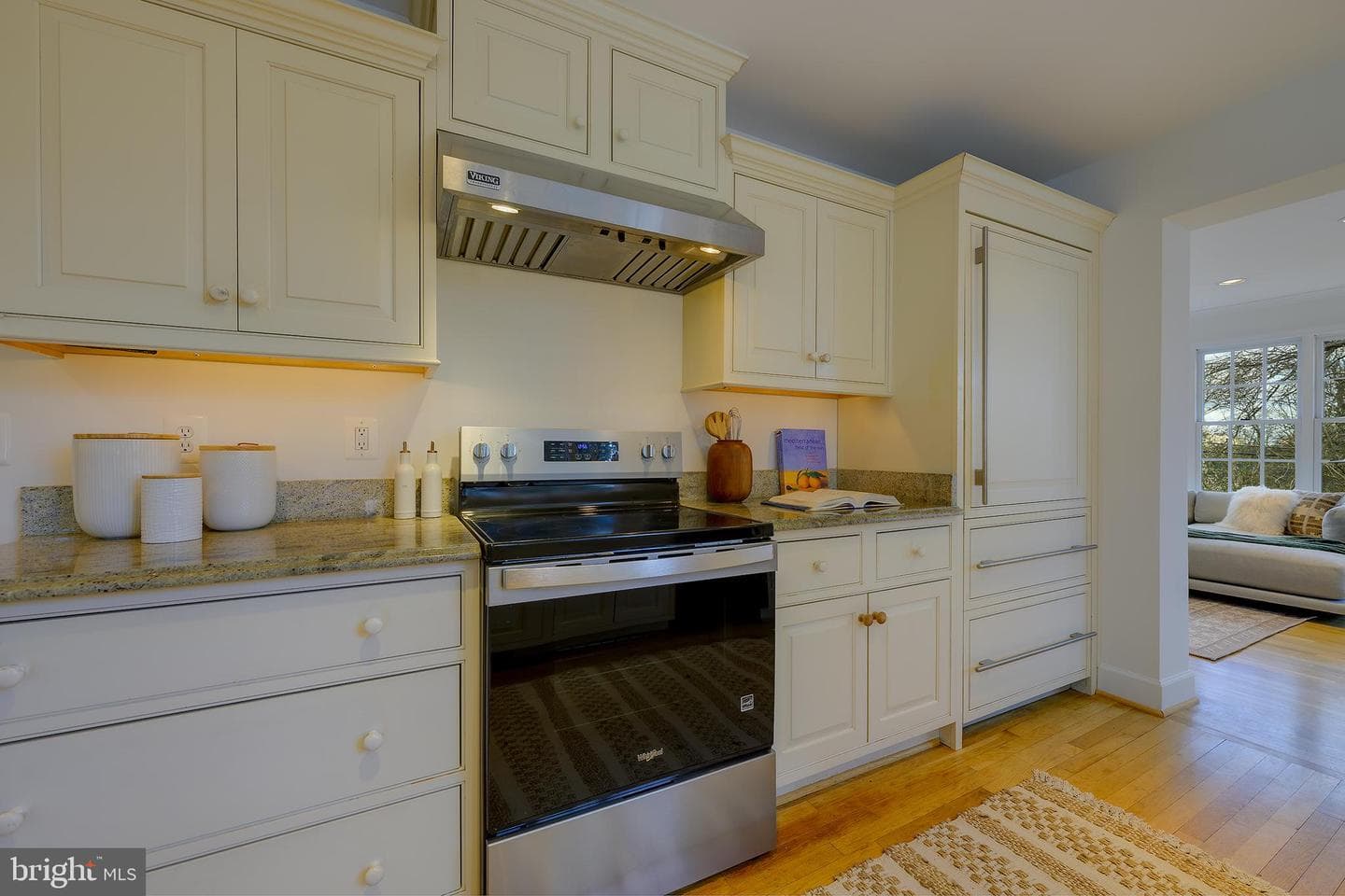 2625 S Hayes Street photo 15