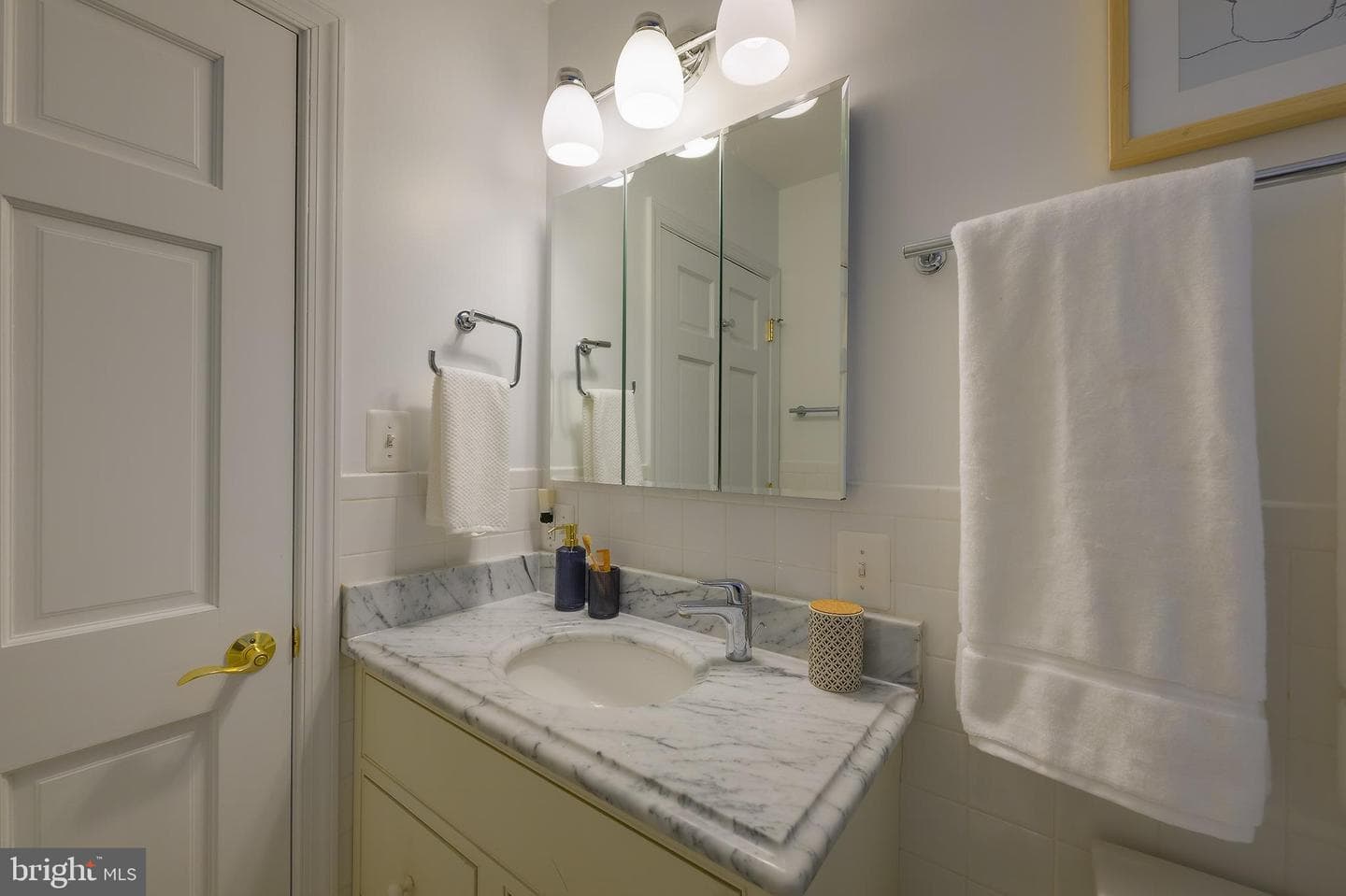 2625 S Hayes Street photo 25