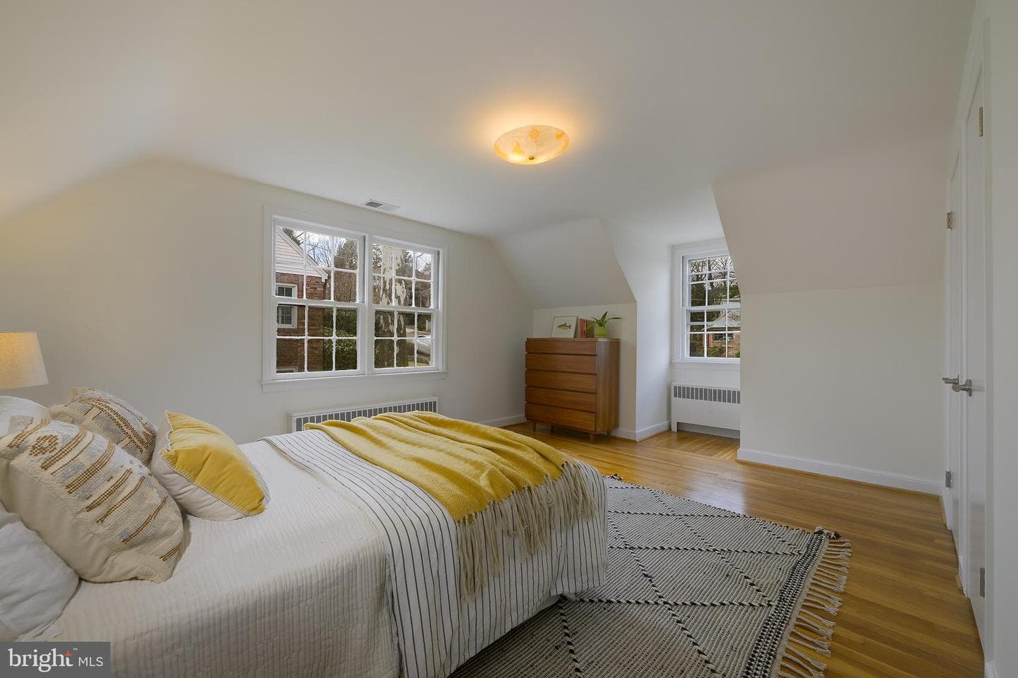 2625 S Hayes Street photo 33
