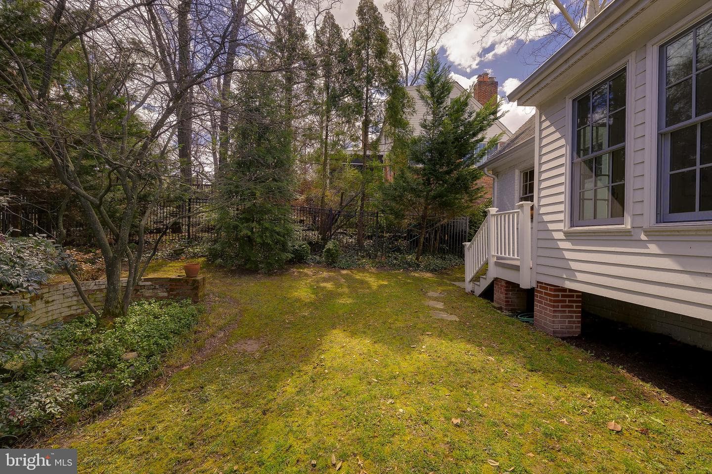 2625 S Hayes Street photo 48