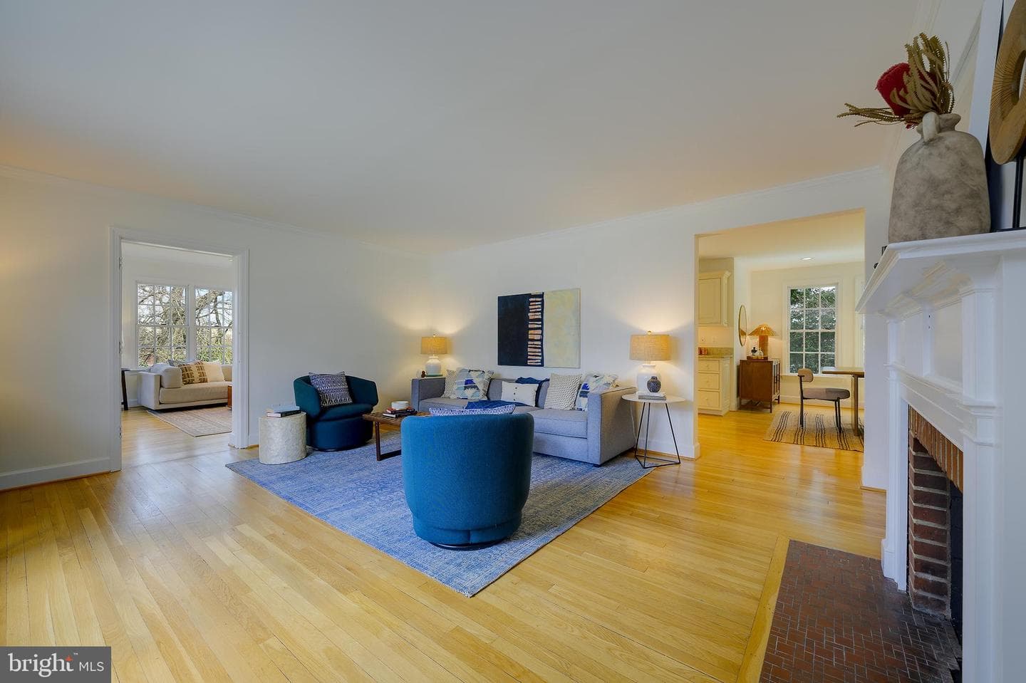 2625 S Hayes Street photo 5