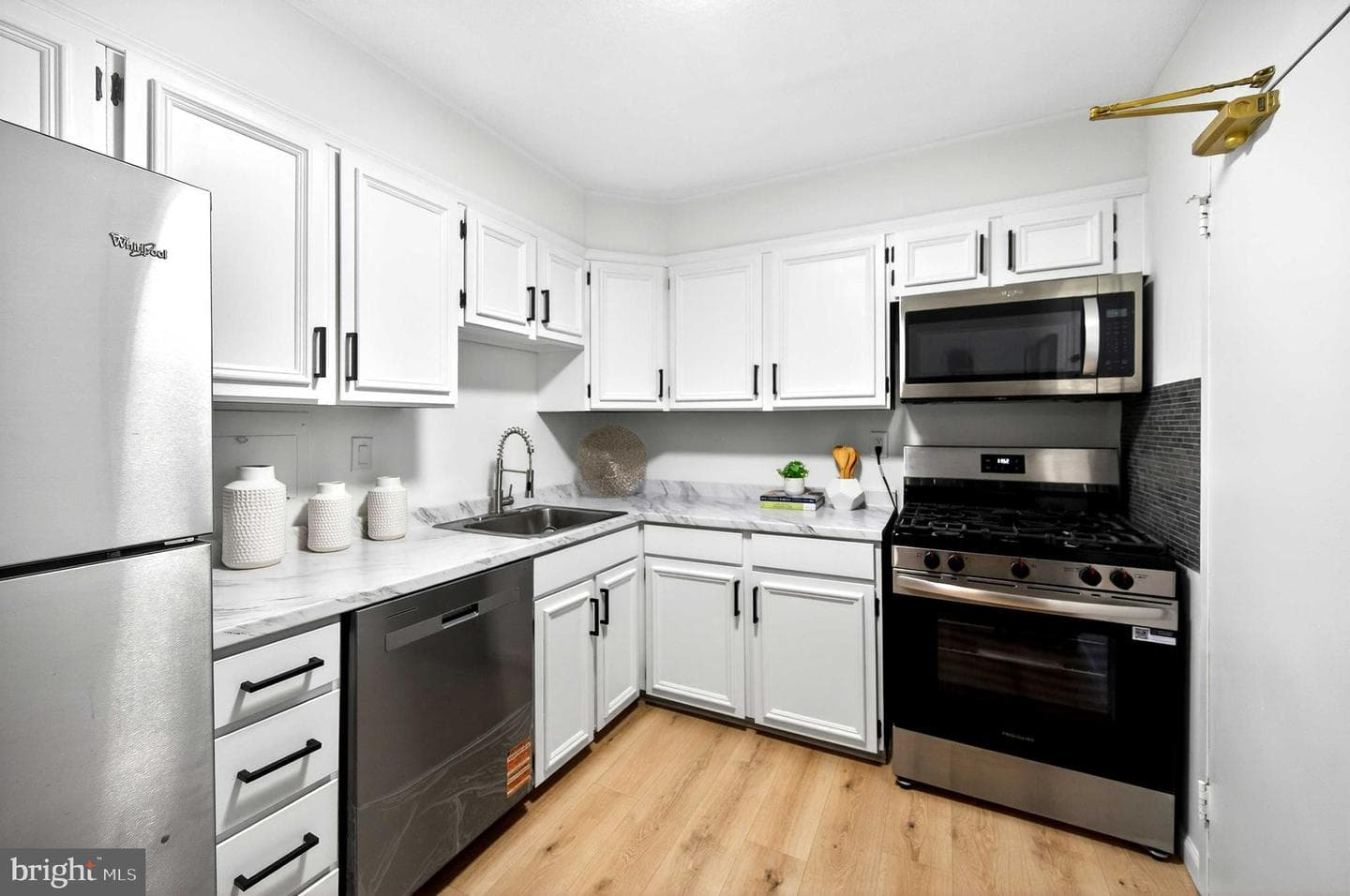 1300 Army Navy Drive #117 photo 16
