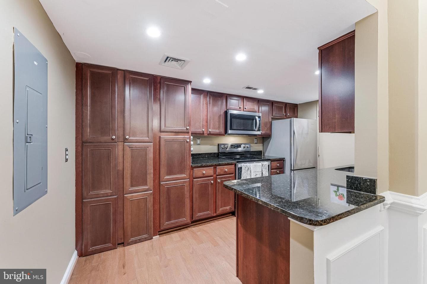 1515 S Arlington Ridge Road #504 photo 12
