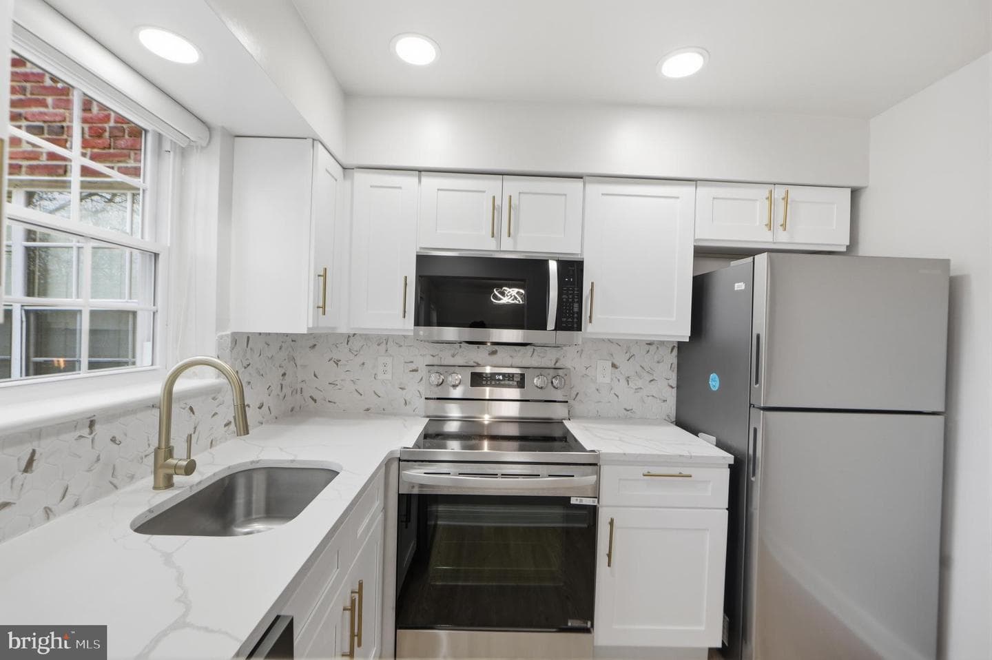 2105 N Scott Street #79 photo 8