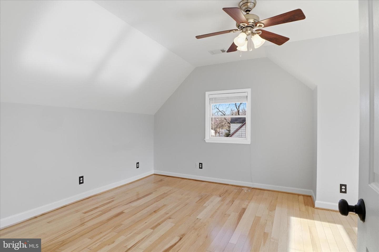 2406 S Dinwiddie Street photo 25