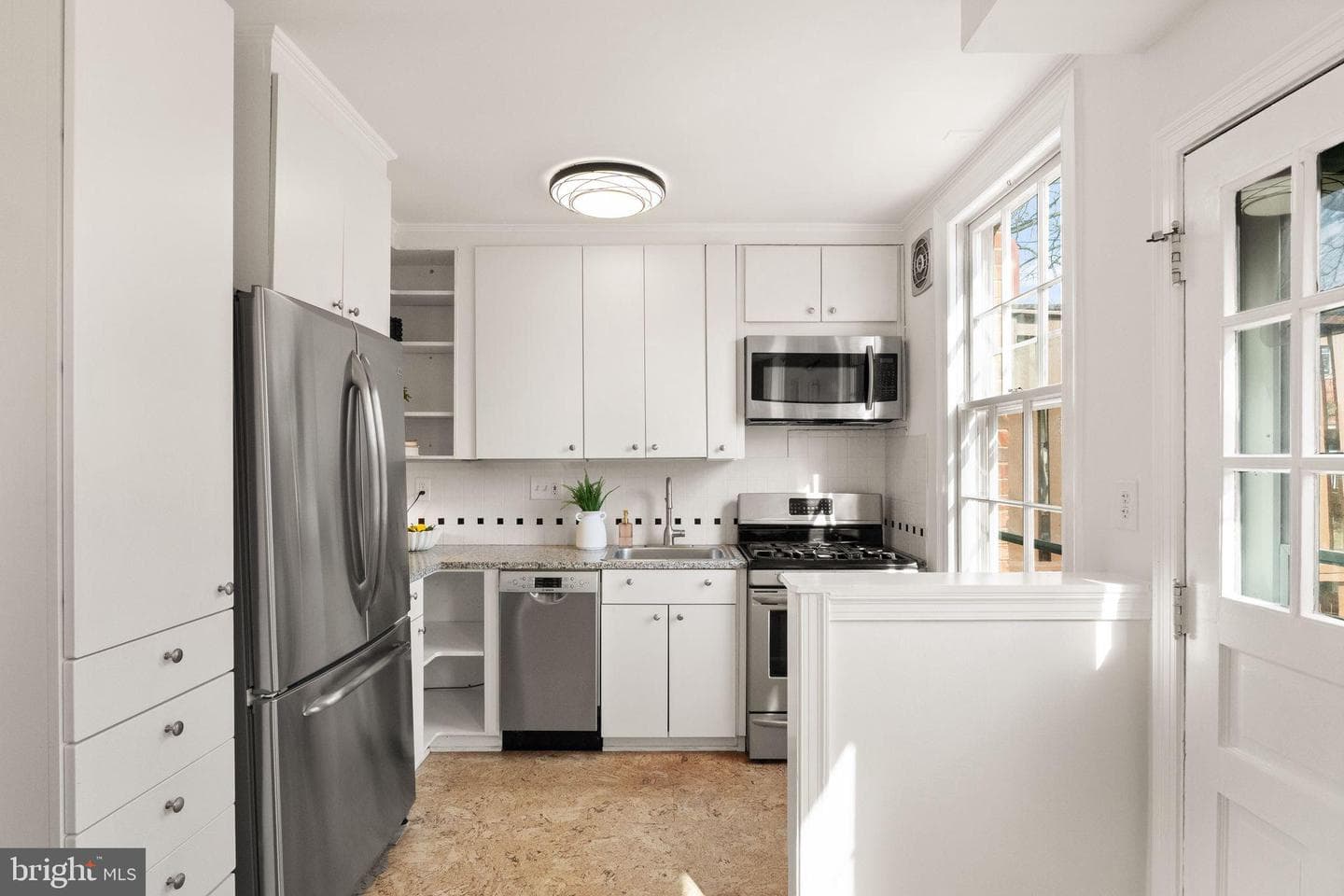 1510 S Edgewood St # 541 photo 10