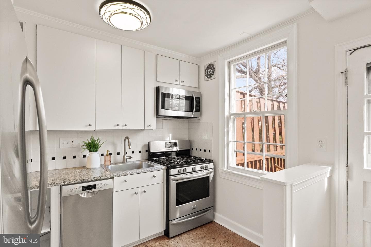 1510 S Edgewood St # 541 photo 11
