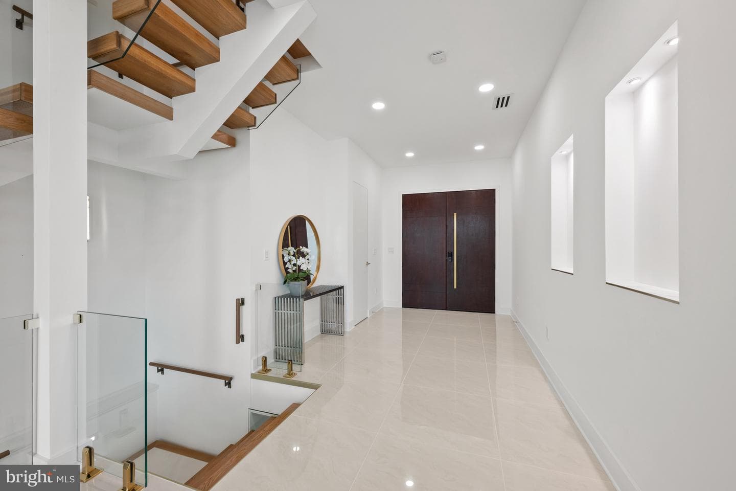 2321 N Richmond Street photo 24