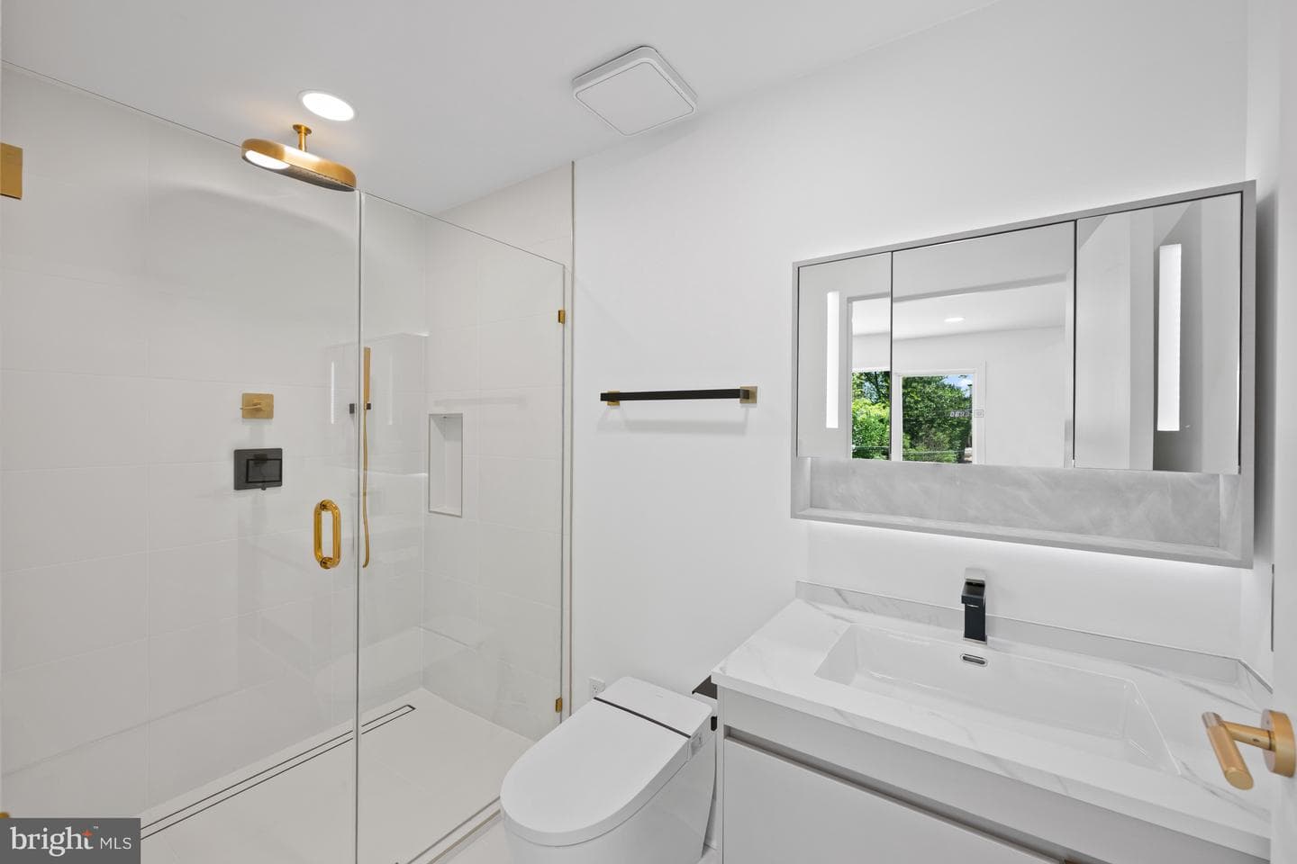 2321 N Richmond Street photo 41