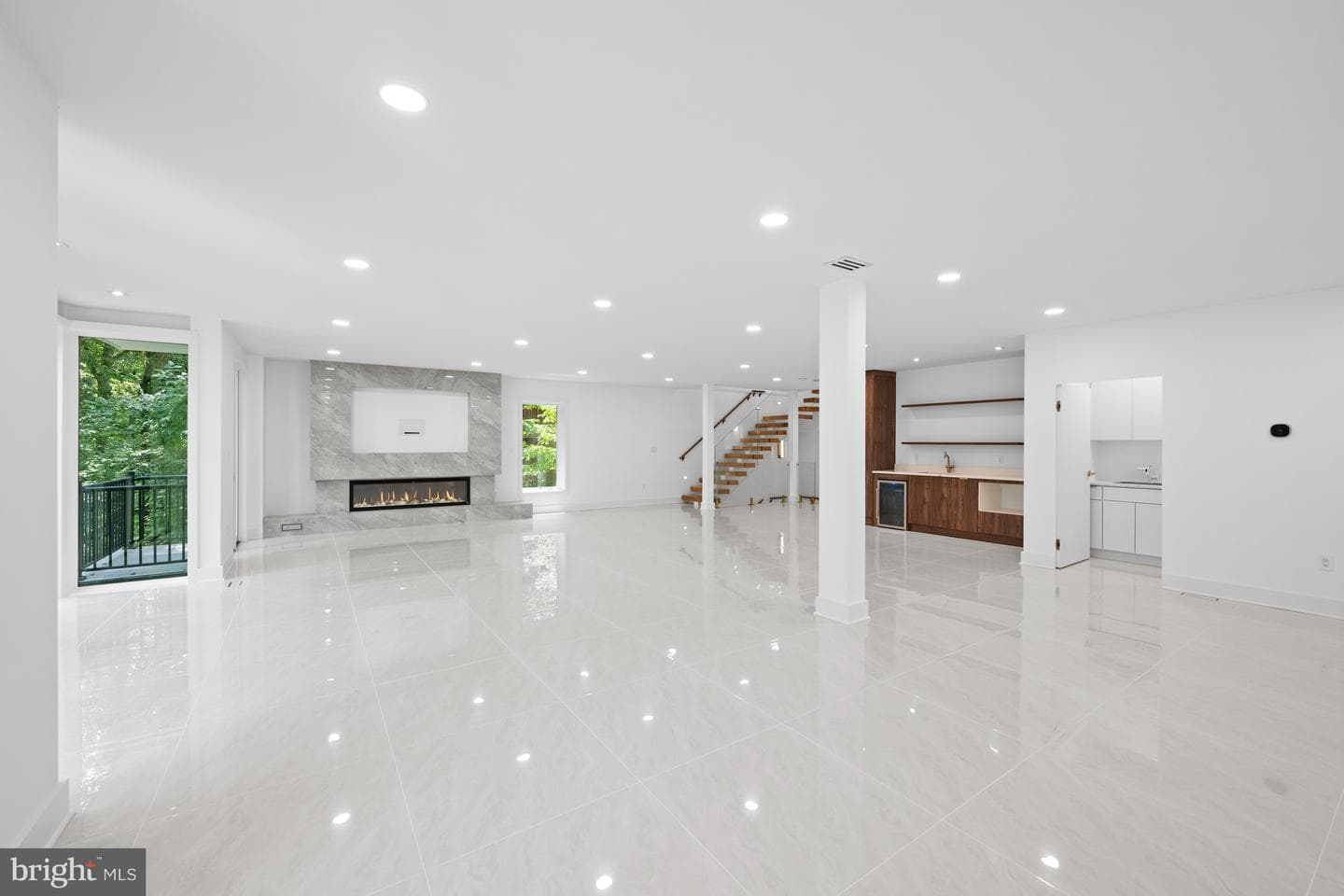 2321 N Richmond Street photo 49