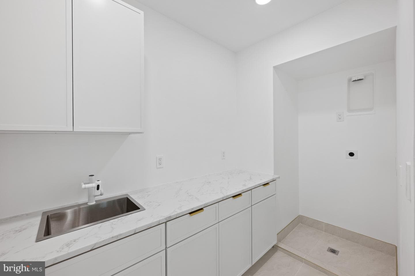 2321 N Richmond Street photo 51