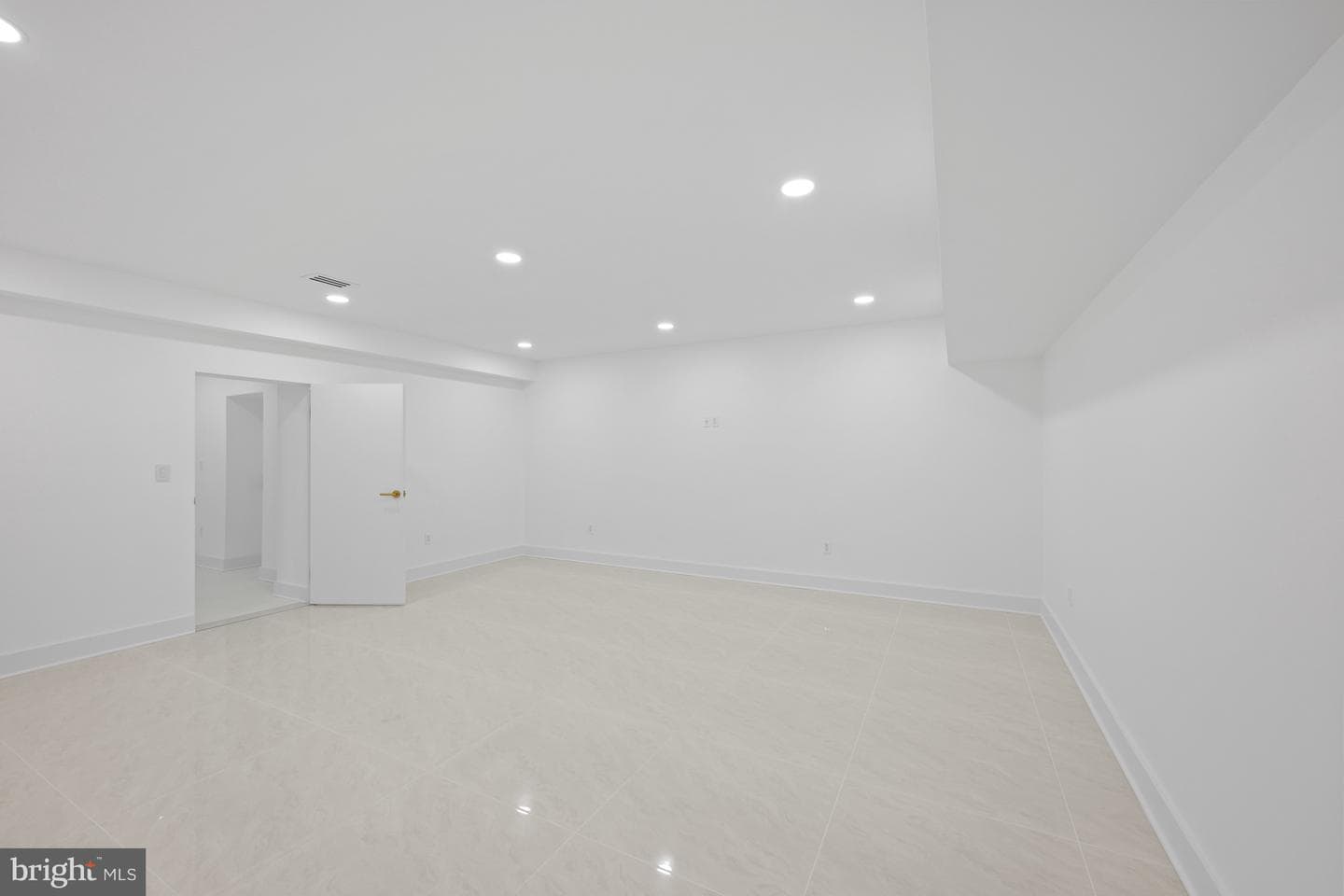 2321 N Richmond Street photo 60