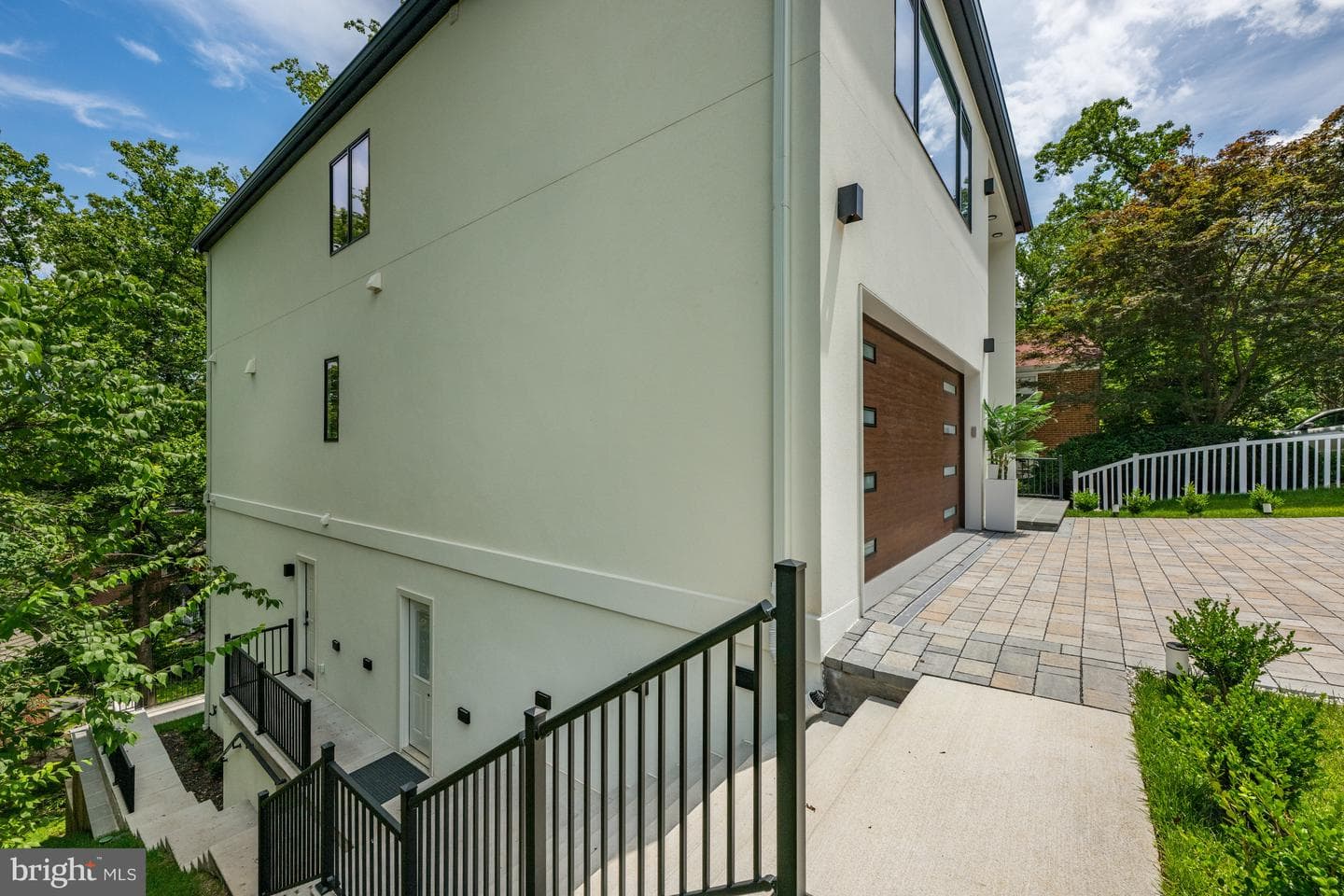 2321 N Richmond Street photo 64