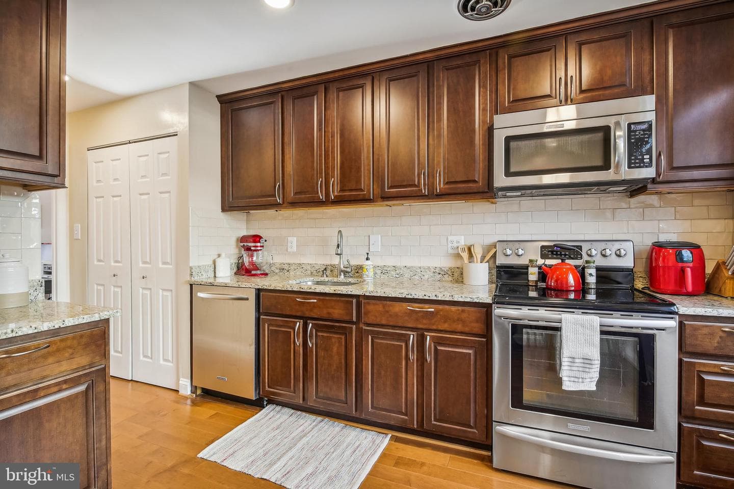 1657 S Hayes Street #b photo 7