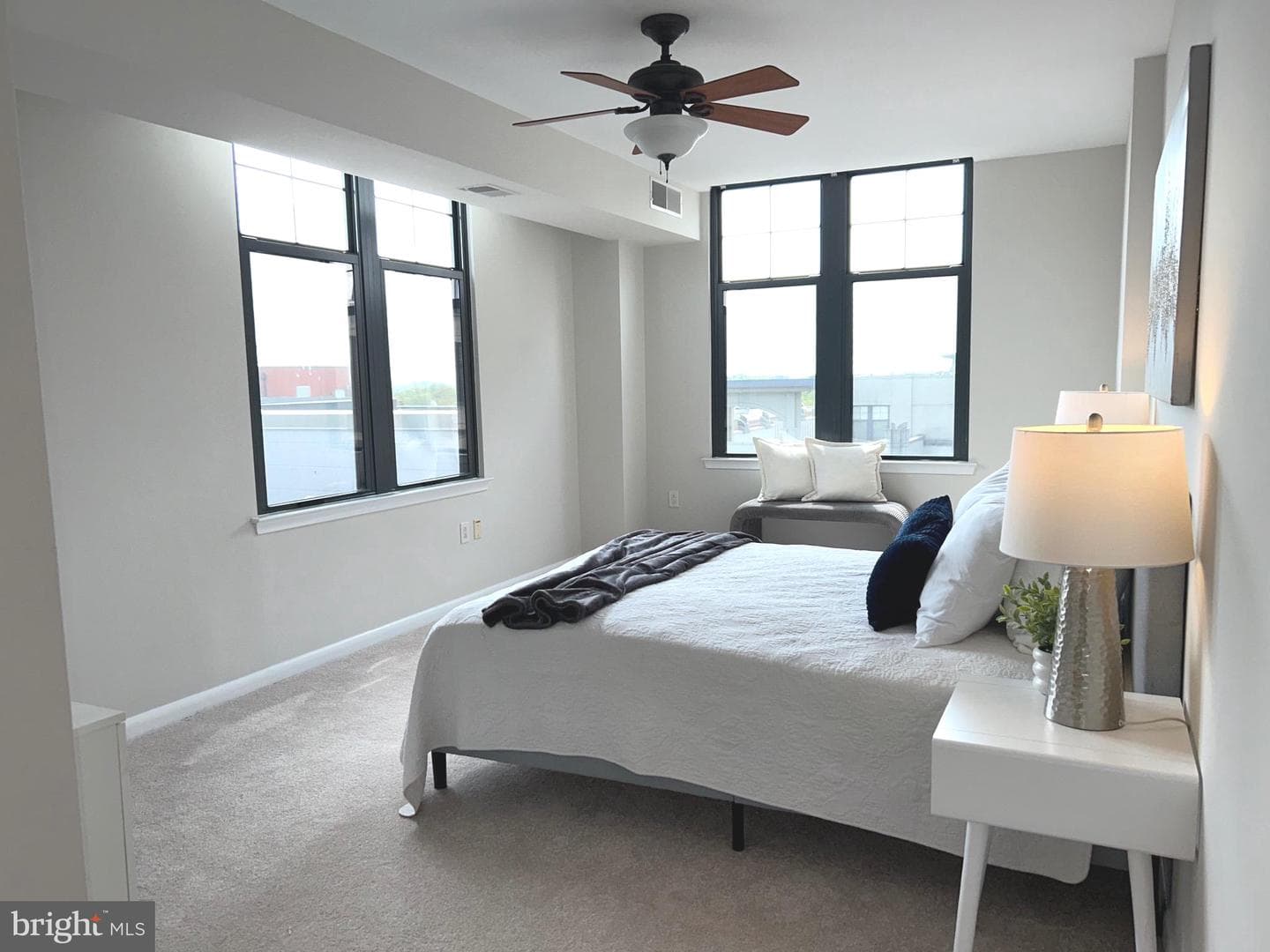 1021 N Garfield Street #812 photo 21