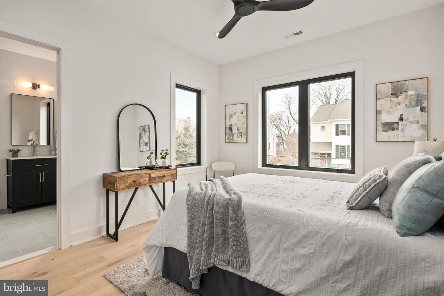 126 S Highland Street photo 31