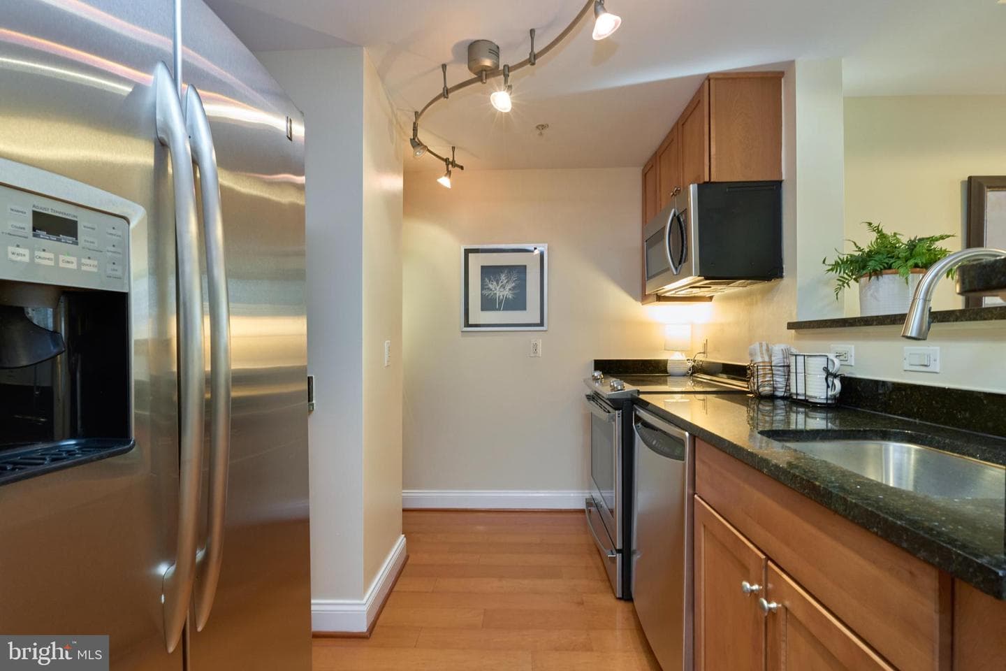 1020 N Highland Street #422 photo 4