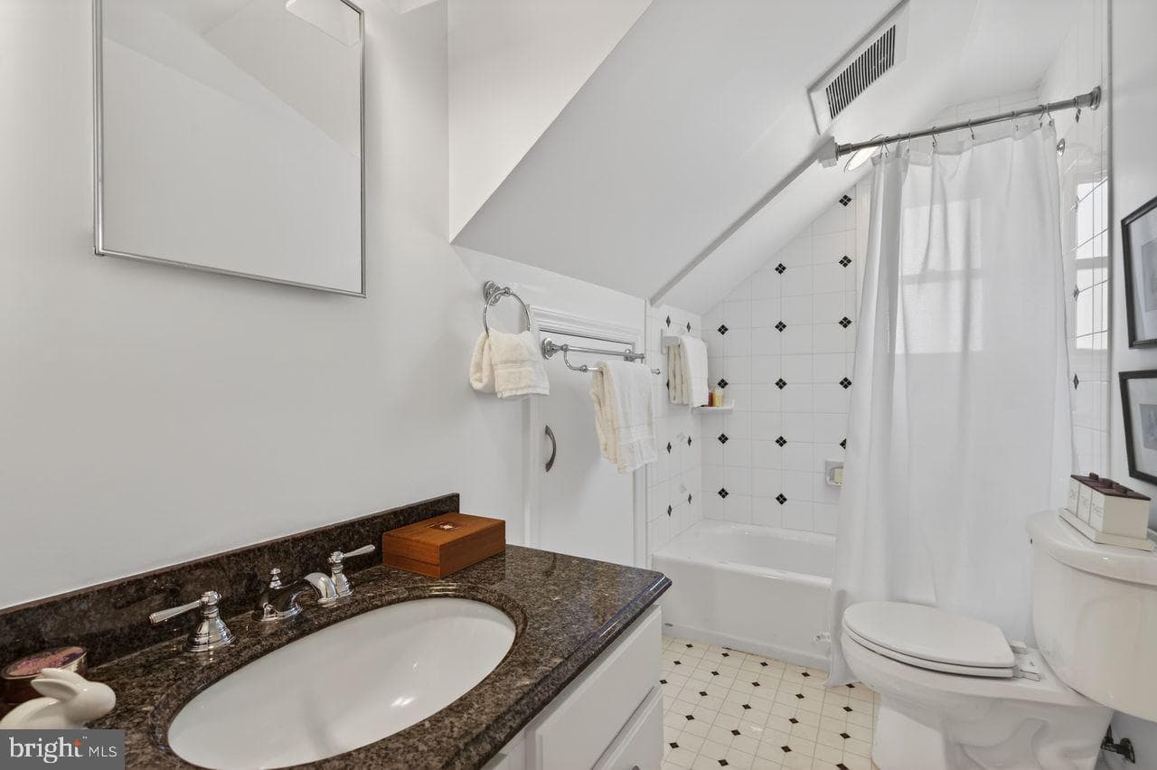1301 N Quintana Street photo 29