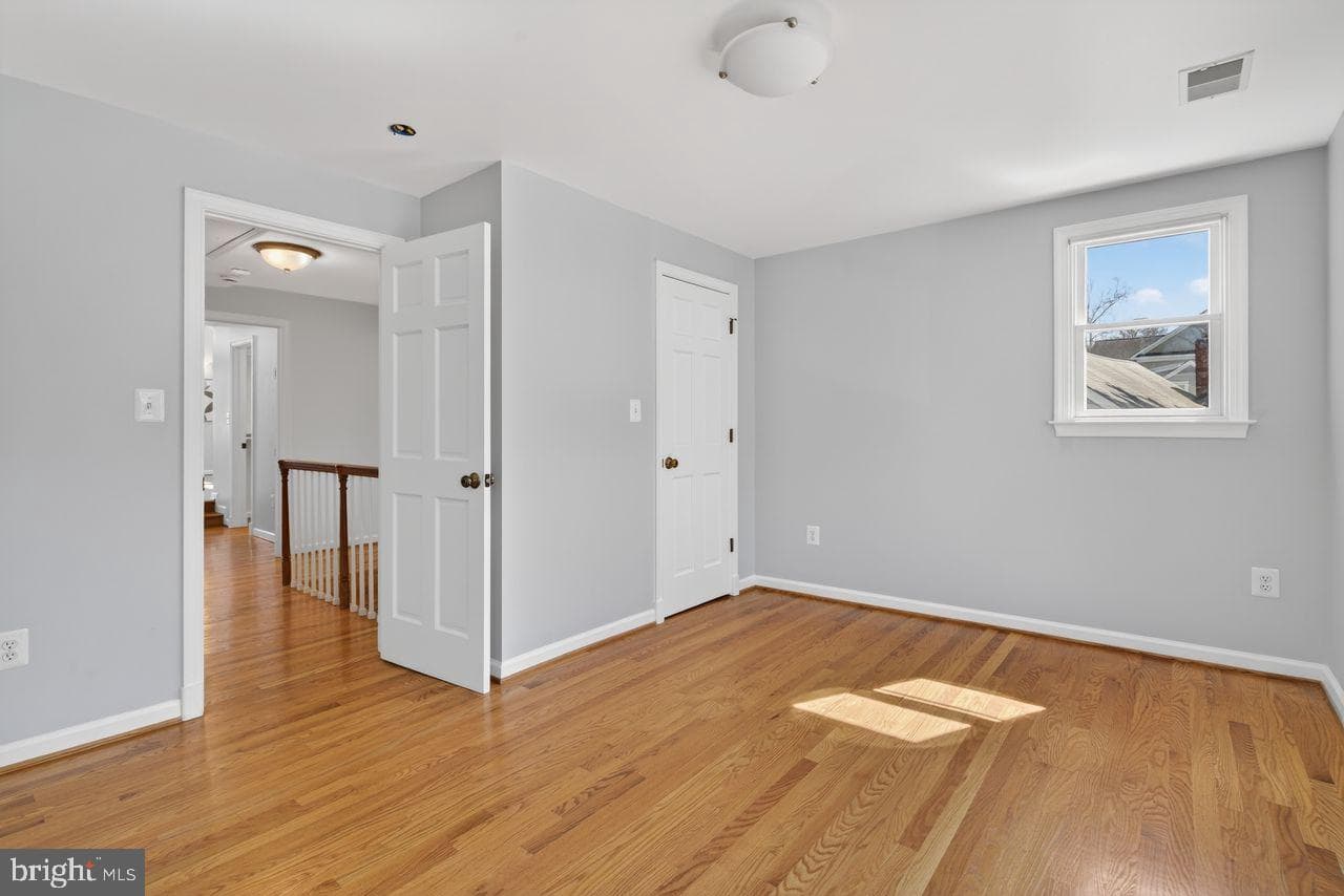 1301 N Quintana Street photo 31