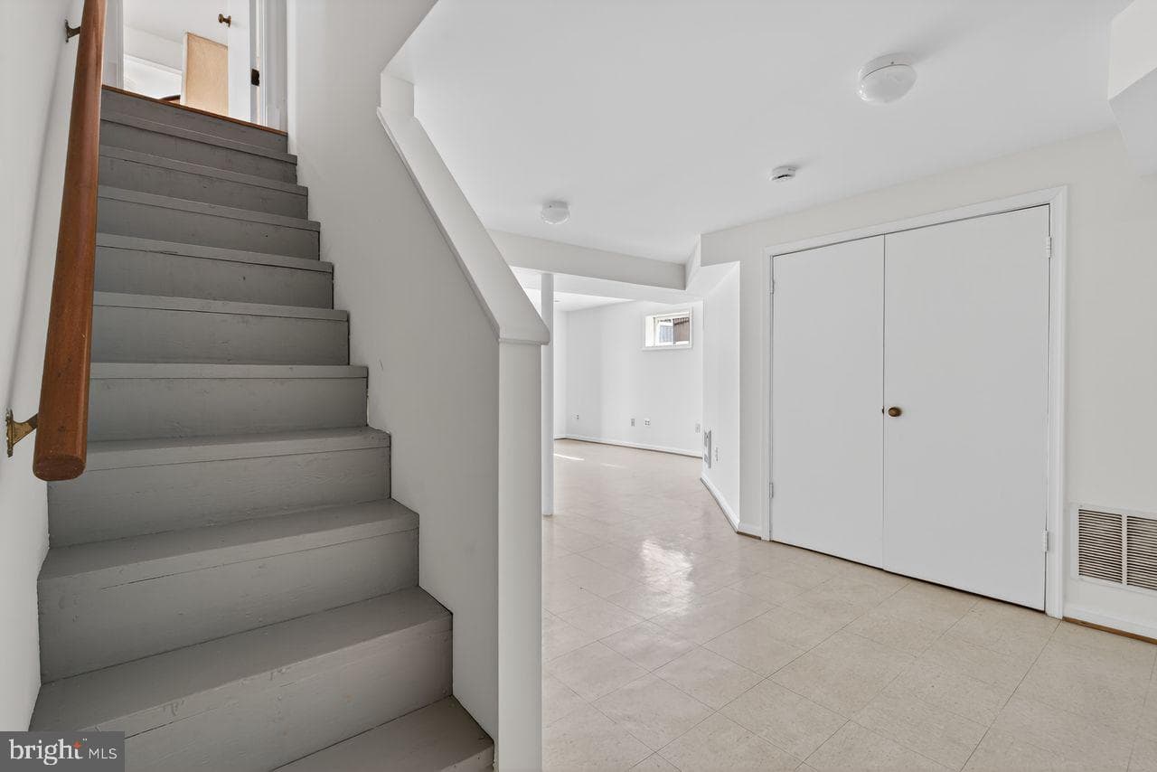 1301 N Quintana Street photo 34