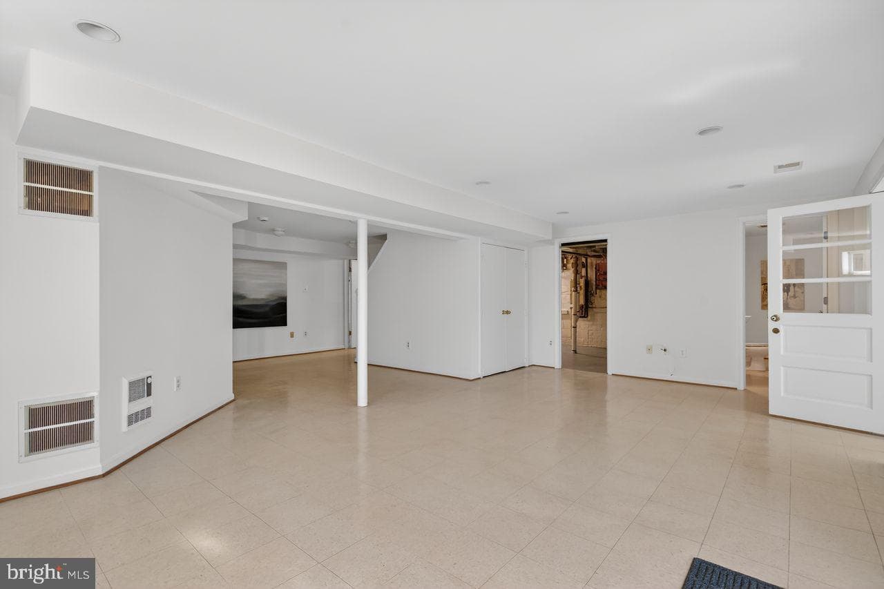 1301 N Quintana Street photo 37