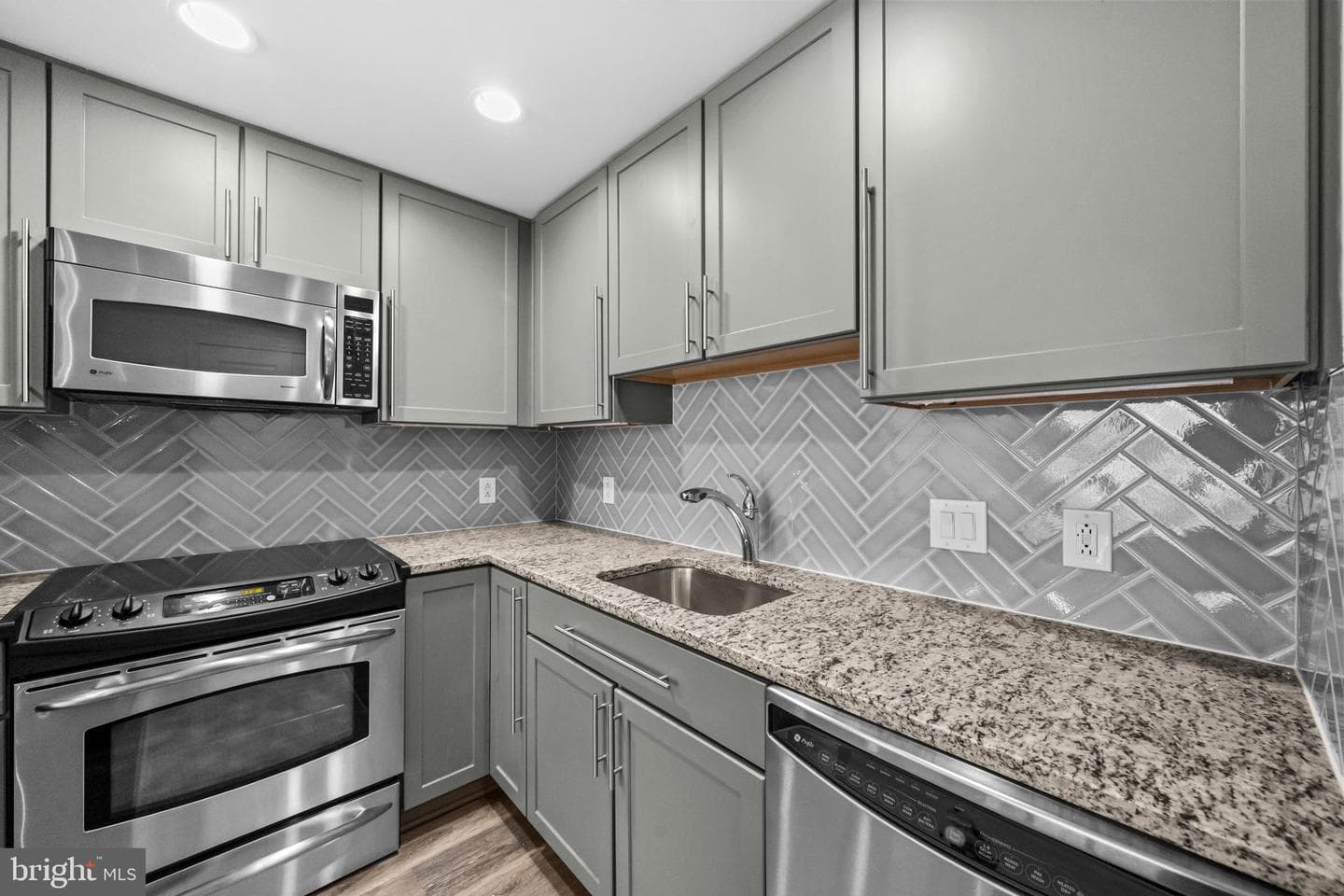 1020 N Highland Street #907 photo 10